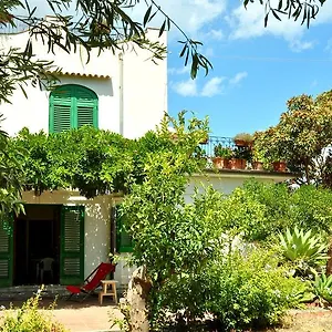  Appartement Seafront Garden House Italië